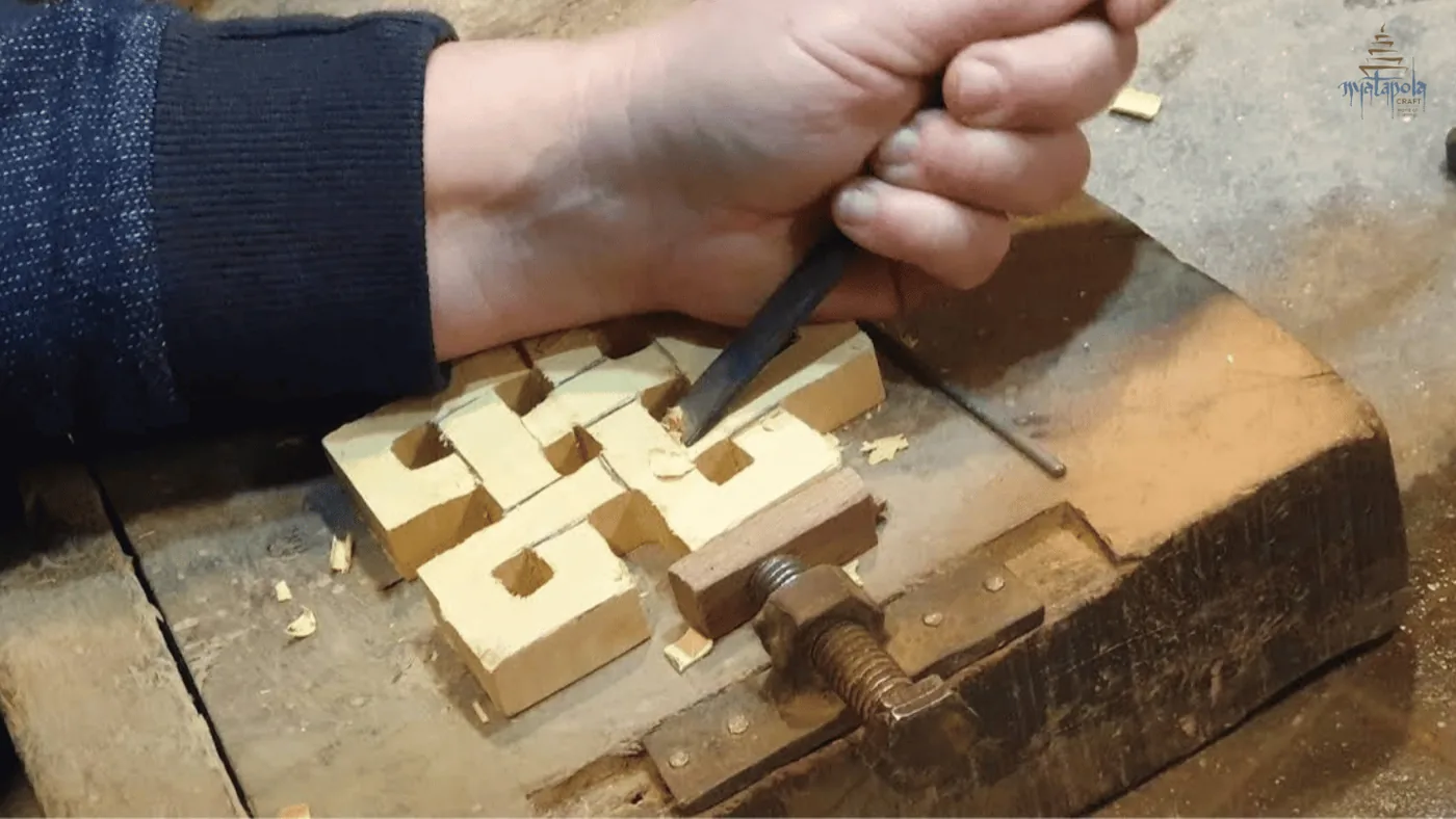 A carved endless knot, a beginner piece